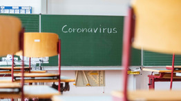 Koronavírus: a héten elkezdik beoltani a regisztrált pedagógusokat