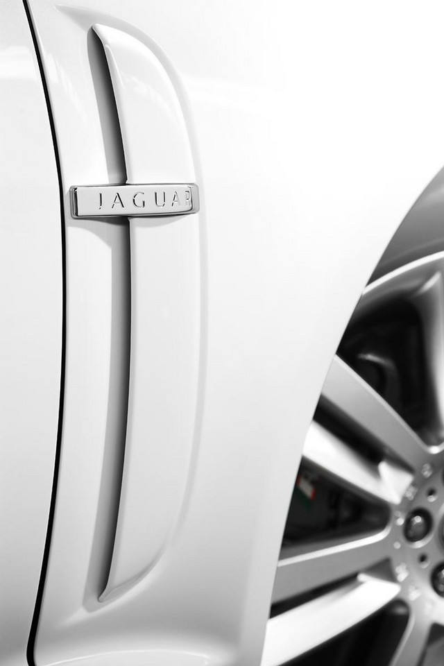 Detroit 2009: Jaguar XFR, czyli angielskie M5