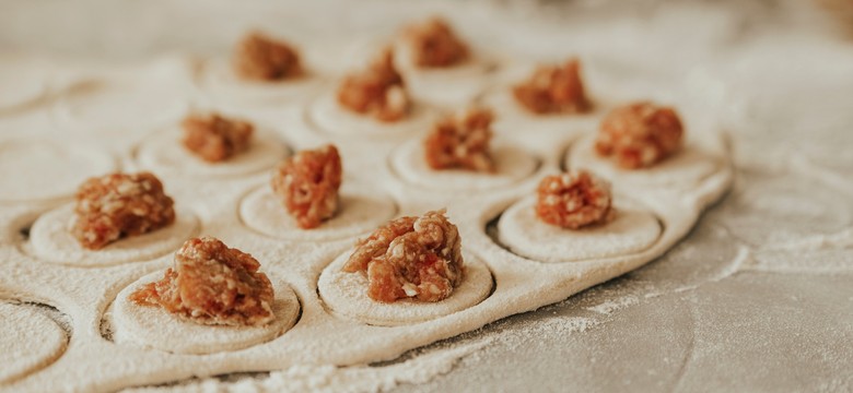 Pierogi z białą kiełbasą. To tegoroczny wielkanocny hit