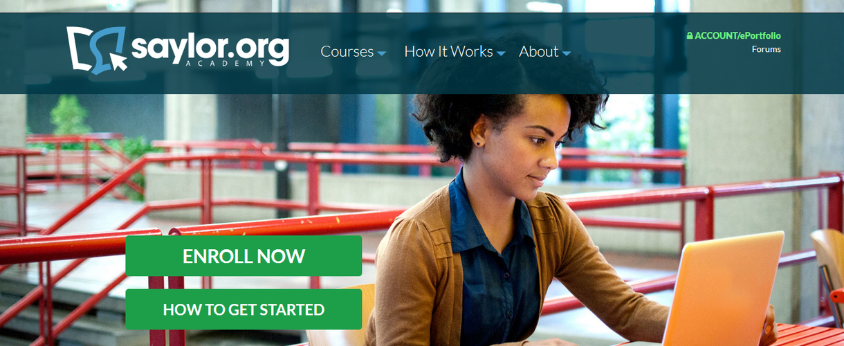Saylor Foundation oferuje szereg darmowych kursów z dziedziny sztuki, biologii, chemii, ekonomii, historii, fizyki i wielu innych nauk. Przy ich tworzeniu fundacja współpracuje z wieloma akredytowanymi uczelniami i uniwersytetami. Większość zajęć odbywa się na poziomie zbliżonym do studiów licencjackich.