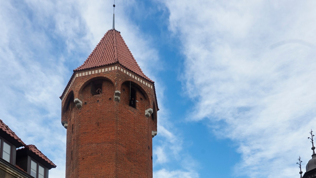 Po ok. 10 miesiącach prac zakończył się remont zabytkowej gdańskiej Baszty Jacek w Gdańsku - najwyższej średniowiecznej budowli tego typu w mieście. Prace objęły głównie elewację i fundamenty. W ich trakcie ustalono, że baszta była niegdyś o ok. 1,5 m wyższa.