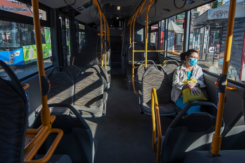 U busevima se tako prevozilo ne više od pet ljudi