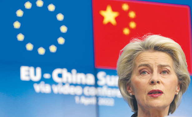 Szefowa Komisji Europejskiej Ursula von der Leyen na konferencji prasowej po wirtualnym szczycie UE-Chiny w kwietniu 2022 r.
