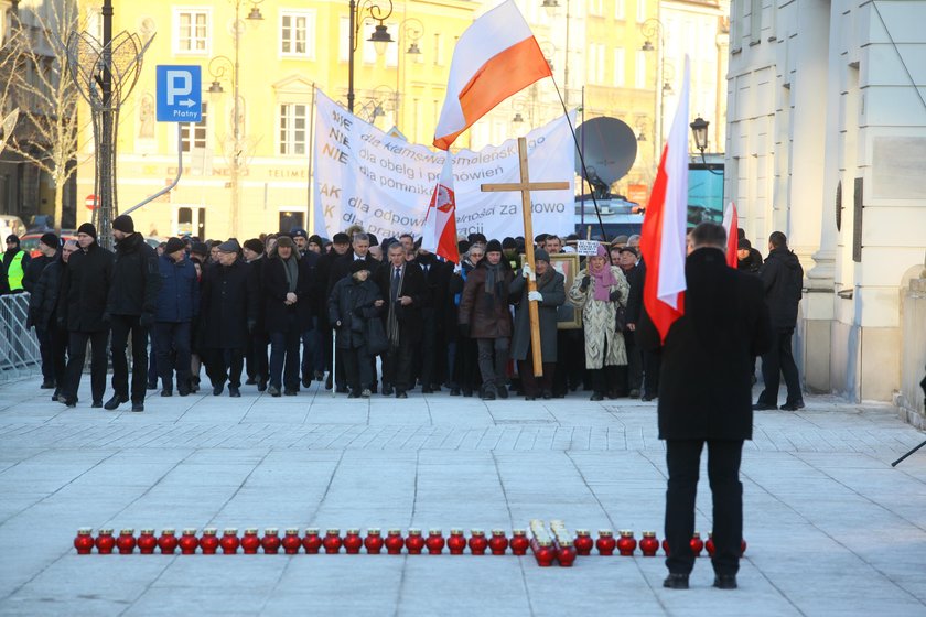 Tabuny policji, barierki... Takiej miesięcznicy jeszcze nie było!