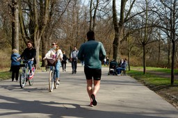 wiosna uderzy z siłą 18 stopni. ale uwaga - lepiej sprawdzić, gdzie spadnie deszcz