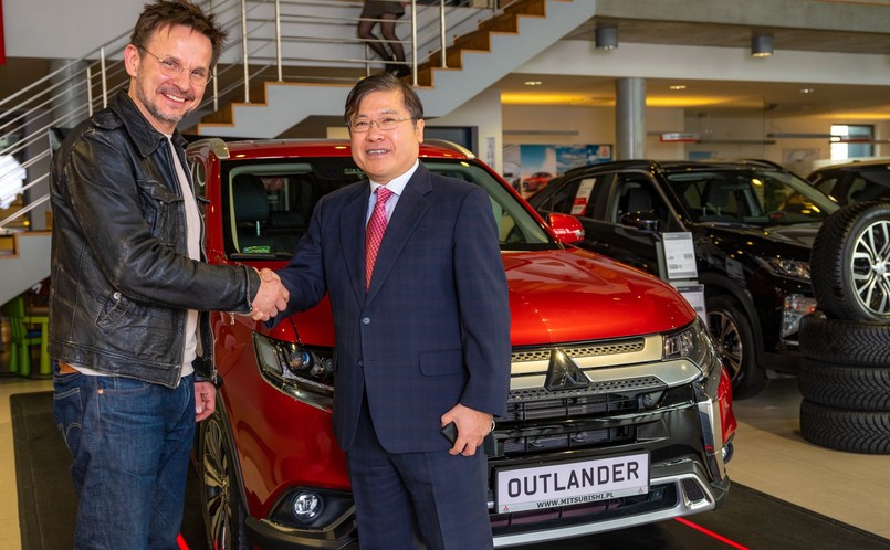 Bartłomiej Topa, Yasuyuki Oyama i Mitsubishi Outlander