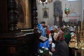 Ako danas na ZADUŠNICE niste stigli da odete na groblje, OBAVEZNO izgovorite ovu molitvu: Upalite sveće za svoje najmilije i pomolite se