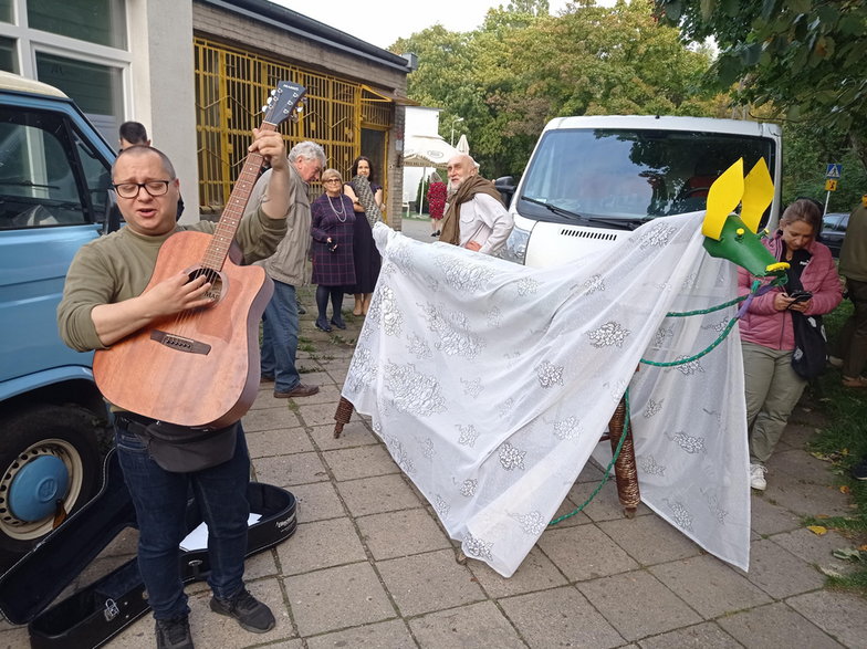 Piknik sąsiedzki z okazji pierwszych urodzin łódzkiego Konia Bałutka 