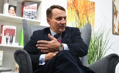 Arabskie kłopoty Sikorskiego. Powiązania z ZEA to kropla w morzu