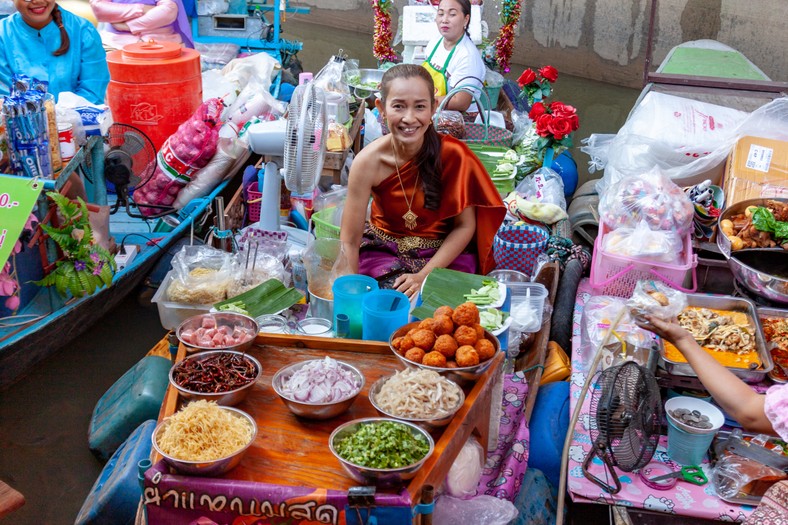 Targ na wodzie w Ayutthayi