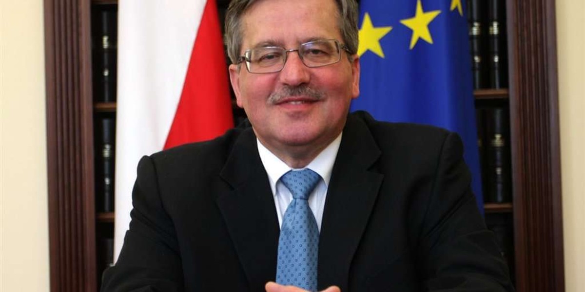 Wyścig na podpisy. Komorowski ma już pół miliona!