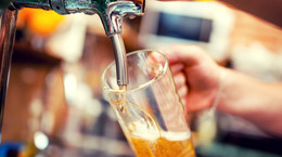 Co piwo robi z ludzkim mózgiem? Nowe badania dowodzą, że nawet małe dawki wiążą się z ryzykiem