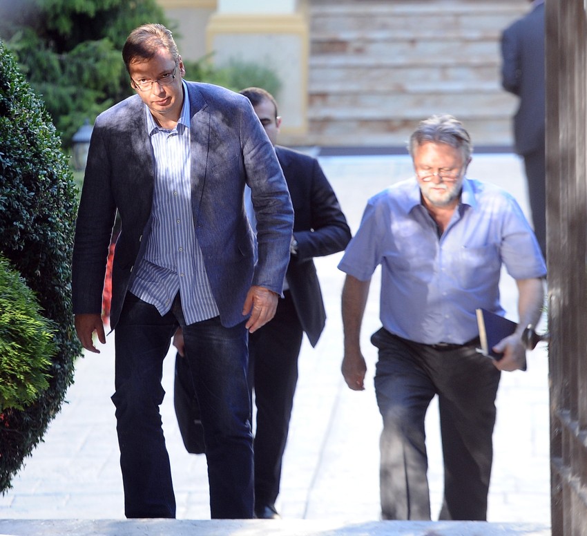 Ppremijer Vučić posle dva sata razgovora sa biznismenima