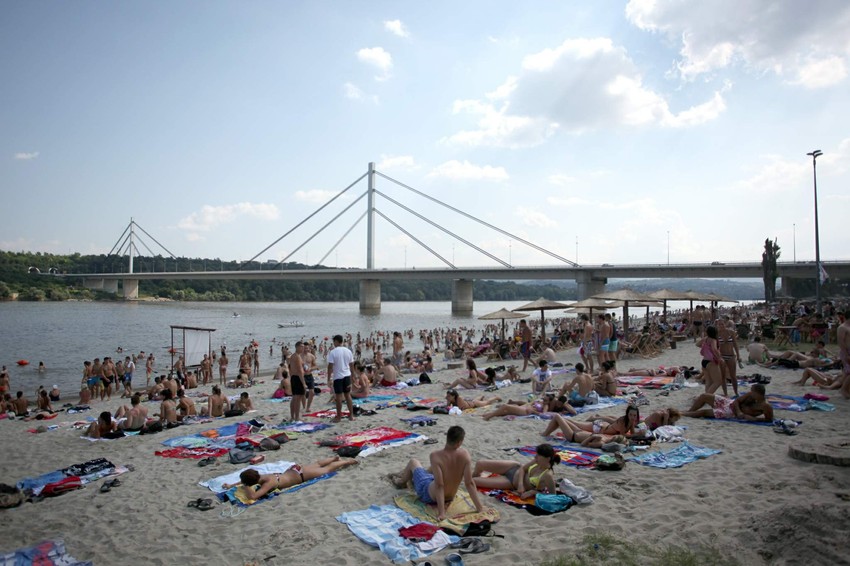 Deci zabranjen ulazak u vodu bez pratnje odraslih: Štrand