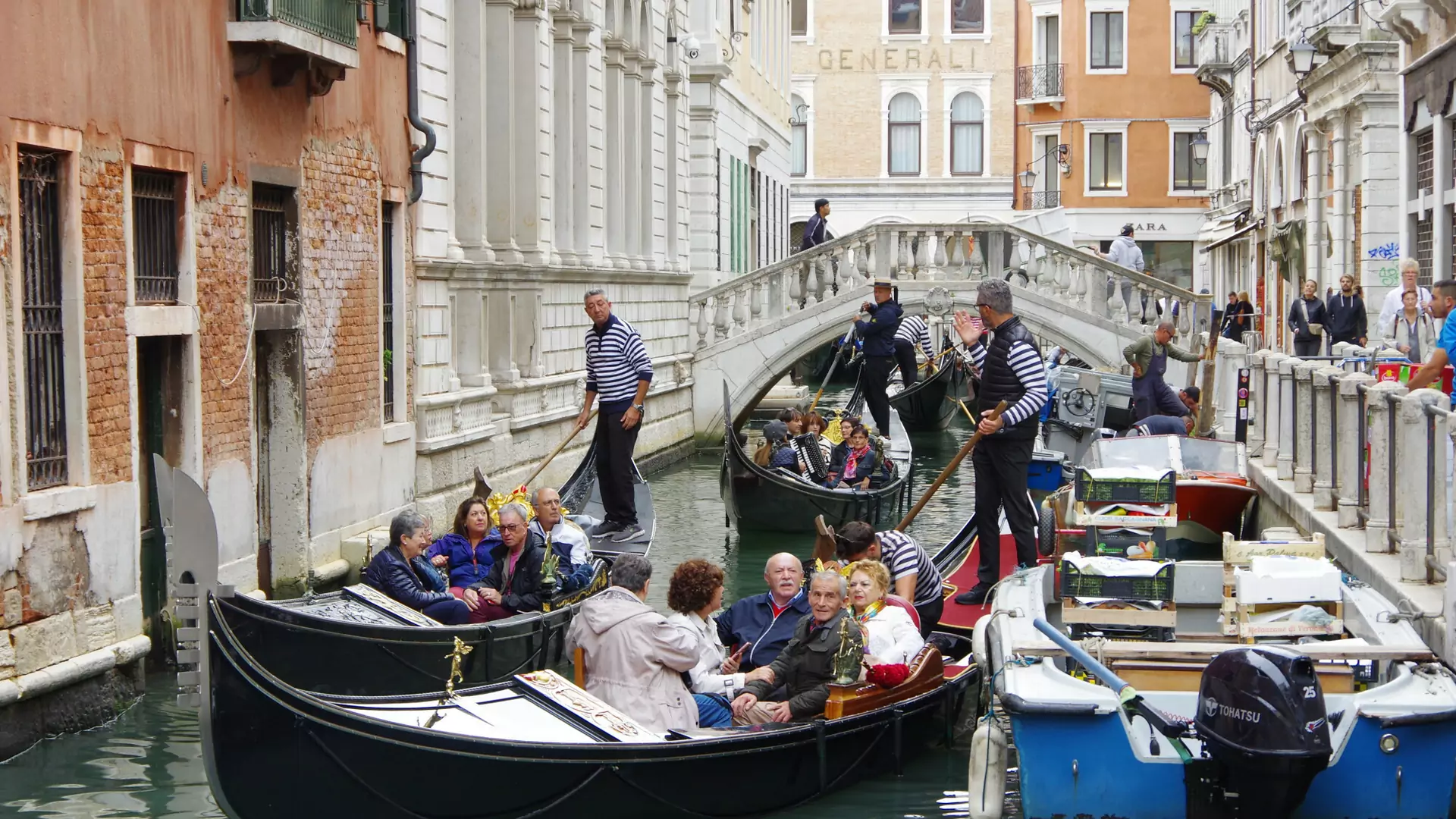 Nowe prawo w Wenecji. Rozrzucanie plastiku może skończyć się dotkliwą grzywną