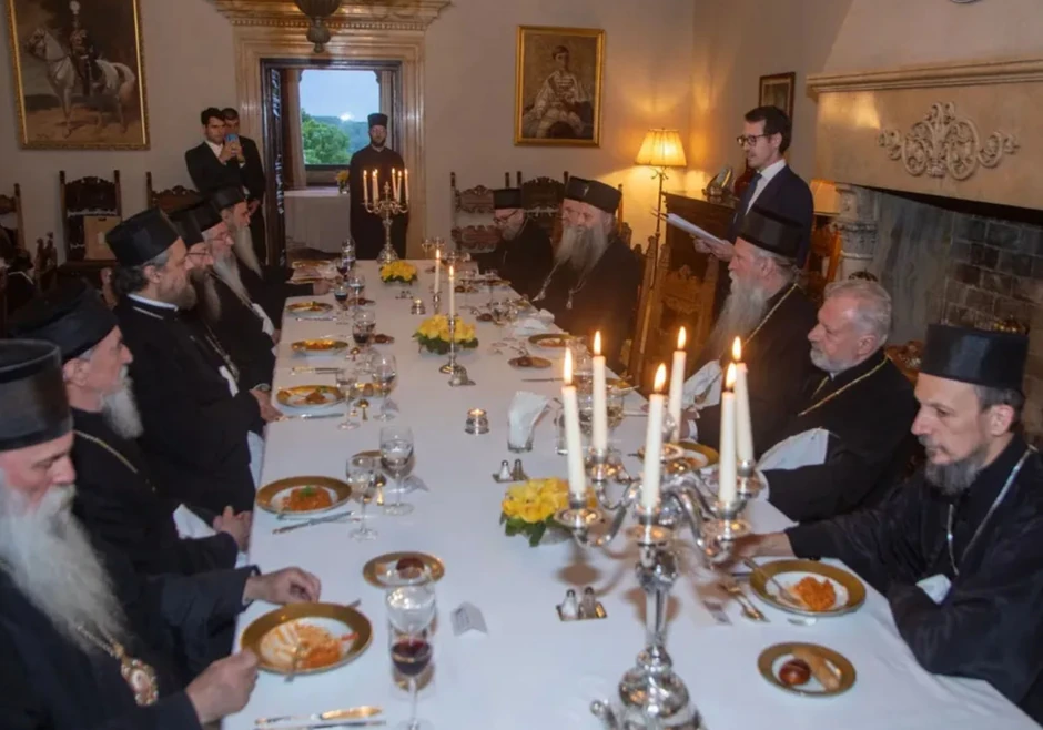 Princ Filip priredio večeru za patrijarha Porfirija i arhijereje u Kraljevskom dvoru
