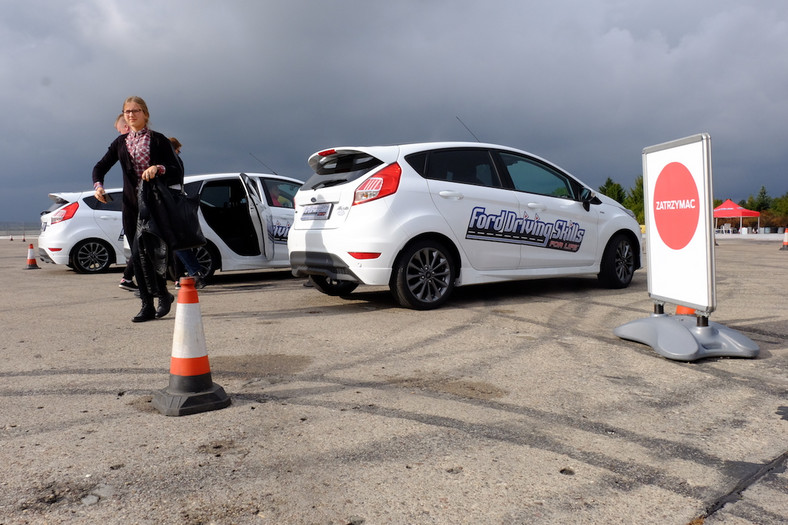 Absolwenci Akademii Auto Świat podczas Ford Driving Skills For Life