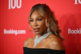 Serena Vilijams ušetala u POCEPANOJ HALJINI nakon što je smršala 20 KG i u 43. IZGLEDA NAJBOLJE U ŽIVOTU: Za 12 meseci postala SKROZ DRUGA ŽENA, jedan detalj privukao najviše pažnje