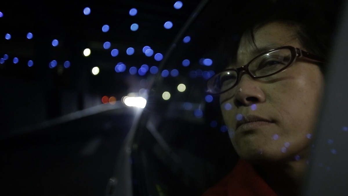 "Jeszcze jutro" - nagrodzony podczas festiwalu Watch Docs 2017 dokument Jiana Fana portretuje dotkniętą porażeniem mózgowym najsłynniejszą chińską poetkę Xiuhua Yu i jej bezpardonowej walkę o niezależność