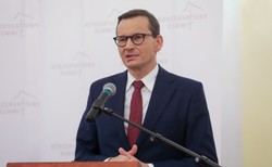 Morawiecki: Tusk jest tak wiarygodny w swoich geopolitycznych prognozach jak dostawy gazu z Rosji