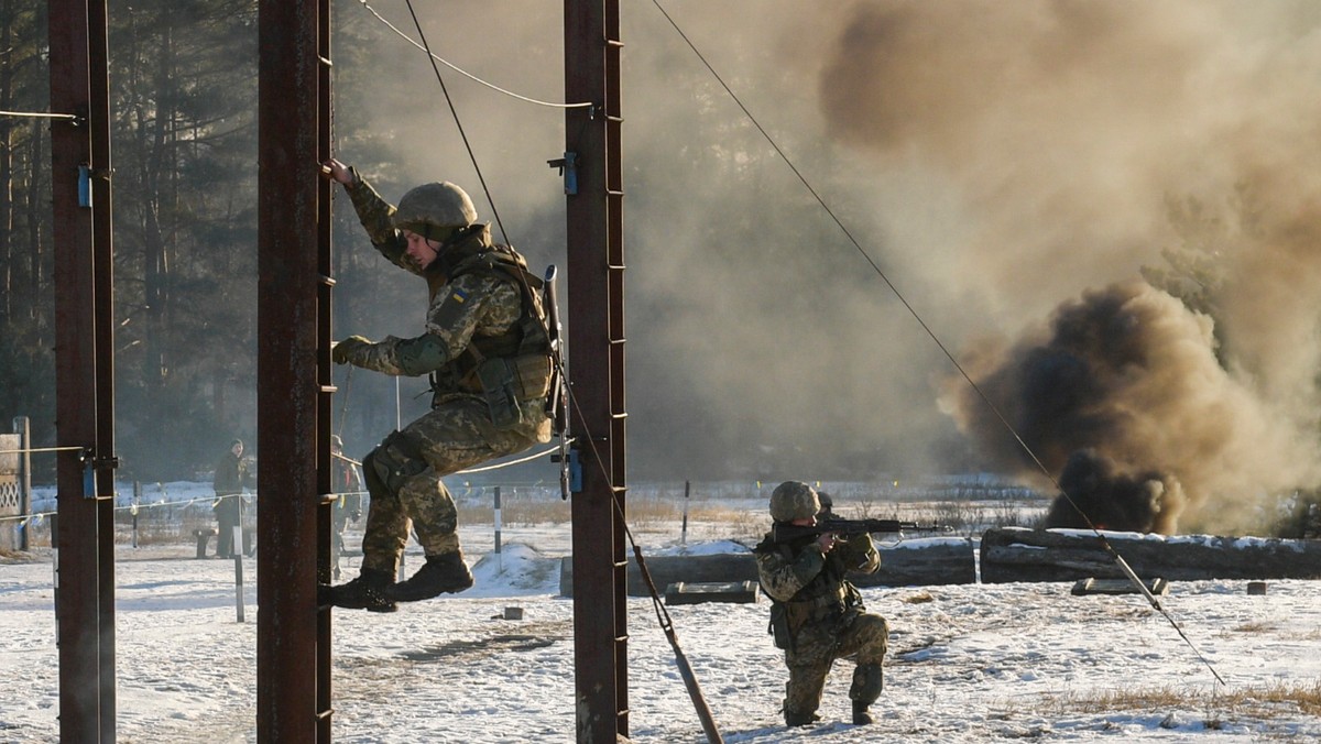 Ukraina: młody mężczyzna poślubił 81-letnią kuzynkę, by uniknąć poboru do wojska