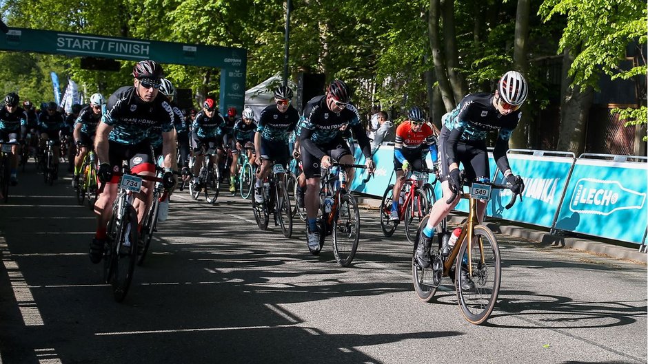 Cywińska i Kołakowski wygrywają Gran Fondo Gdynia