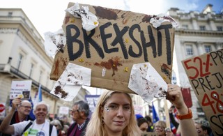 Europarlament oceni wynik głosowania, a KE oczekuje informacji w sprawie dalszych kroków Wielkiej Brytanii