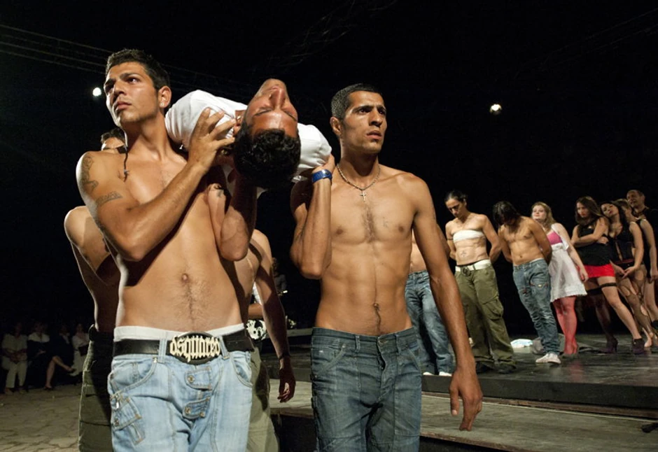 Završna scena predstave "Brat"