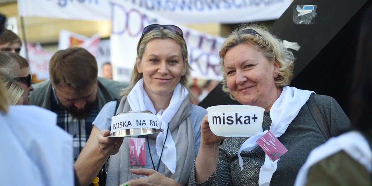 Wynagrodzenia części pracowników socjalnych mogłyby wzrosnąć o ok. 20 proc. - powiedziała minister rodziny Elżbieta Rafalska.