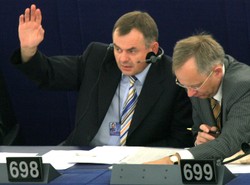 Chcesz być milionerem? Zostań europosłem