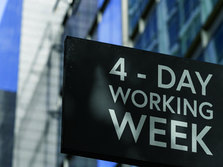 Czterodniowy tydzień pracy staje się faktem. W Belgii pracownicy mogą o niego poprosić na okres próbny.
