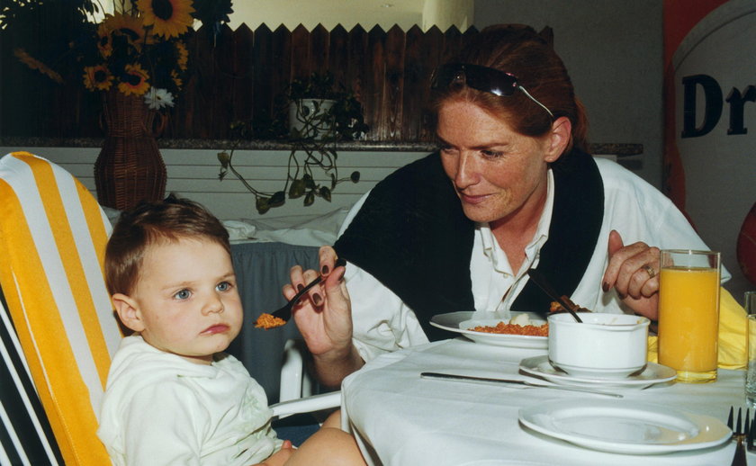 Katarzyna Dowbor z córką Marią w 2001 roku