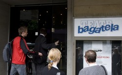 "Sytuacja Teatru Bagatela nie jest odosobnionym incydentem". LIST OTWARTY artystów