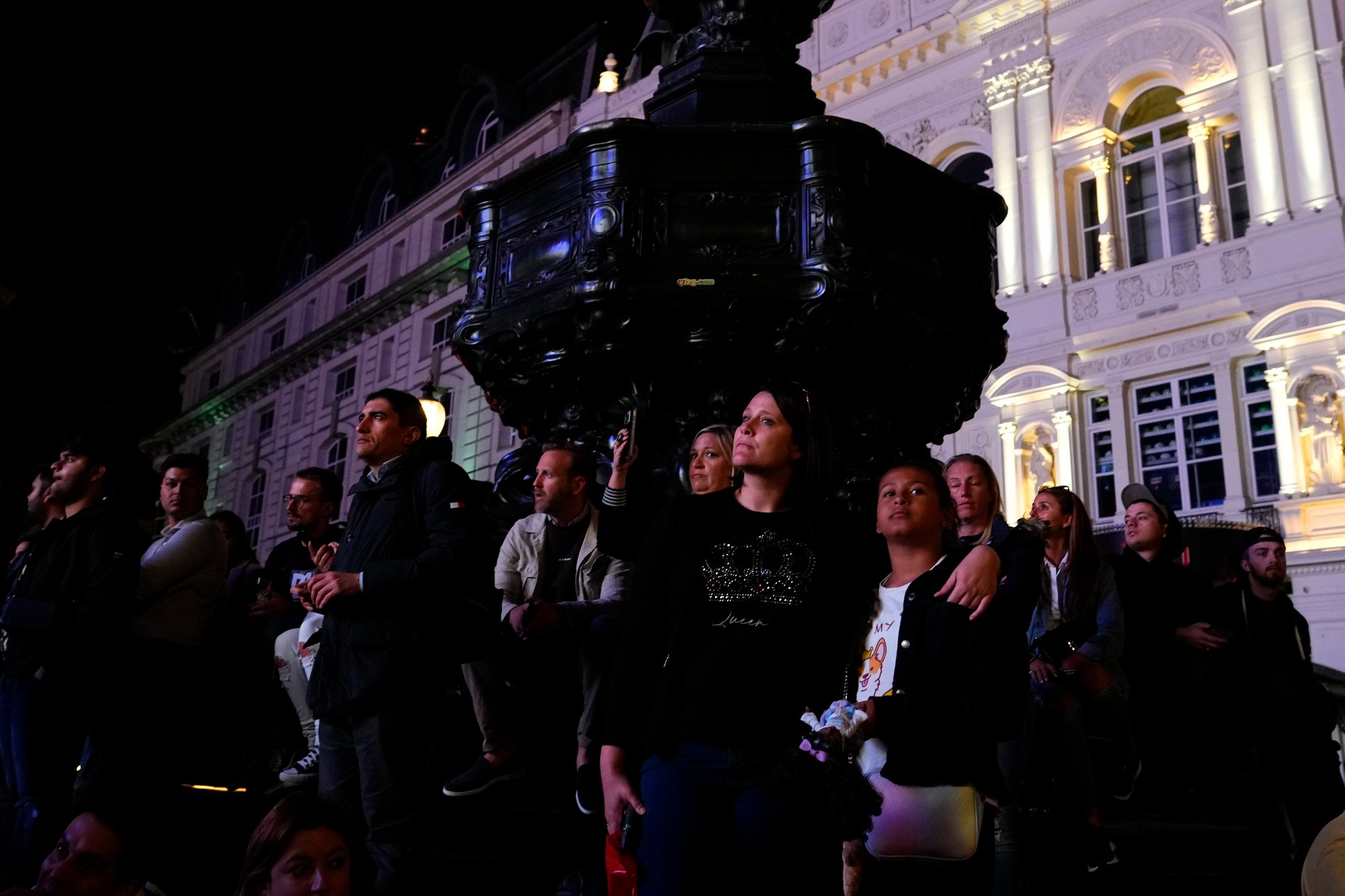 Británia si v nedeľu 18. septembra minútou ticha pripomenula zosnulú kráľovnú Alžbetu II.
