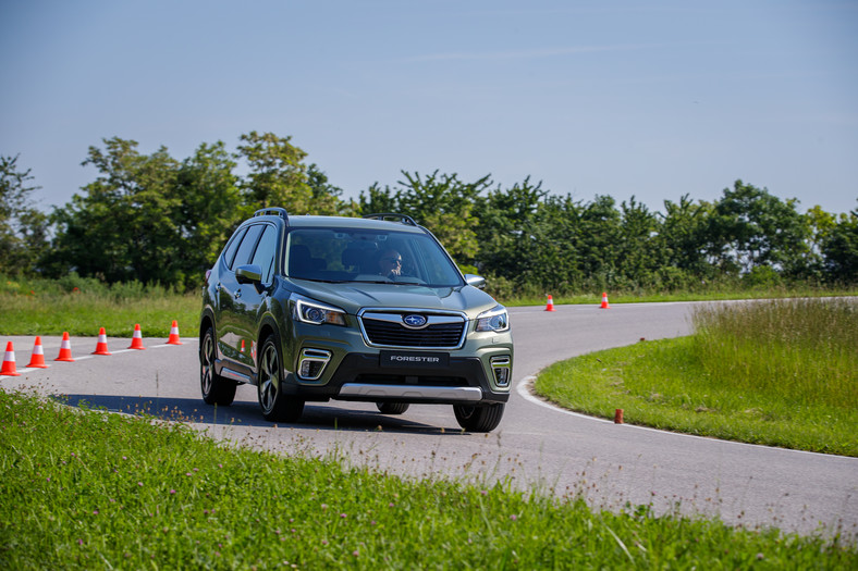 Subaru Forester i XV eBOXER Subaru stawia na hybrydy TEST