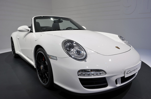 Paris Motor Show - od 2 października będzie można oglądać samochody najlepszych marek – Porsche SE 911 Carrera GTS. Fot: Antoine Antoniol/Bloomberg