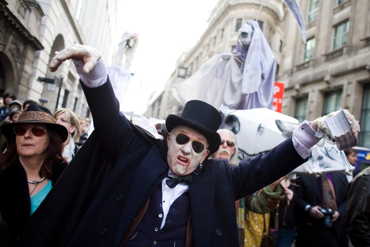 Manifestacje antyglobalistow przeciw szczytowi G20 w Londynie