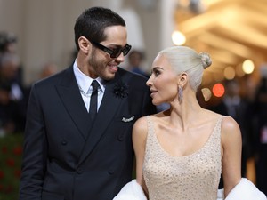 Pete Davidson lúzernek érezte magát híres barátnői miatt