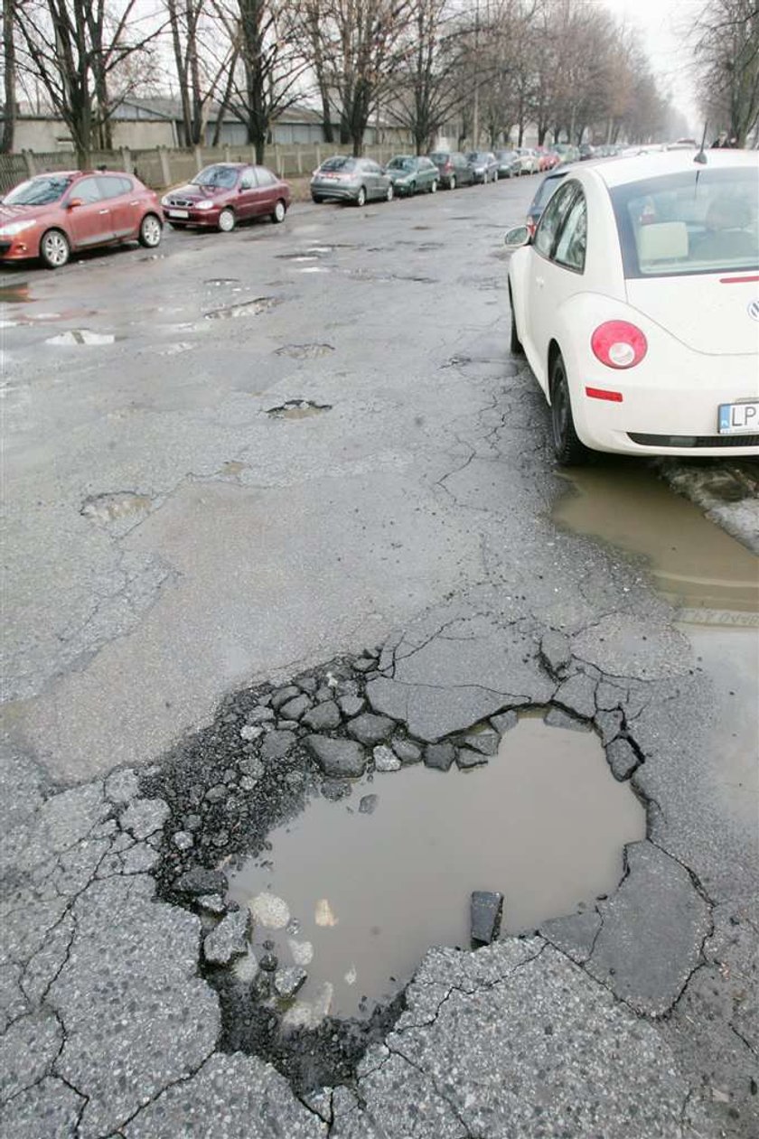 Fakt czyni cuda: Naprawili drogę