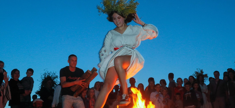 Noc Kupały na Ukrainie. Skoki przez ognisko, wianki i zabawa [FOTO]