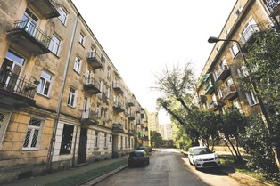 Reprywatyzacja: Jak zdobyć kamienicę w stolicy. Praktyczny poradnik