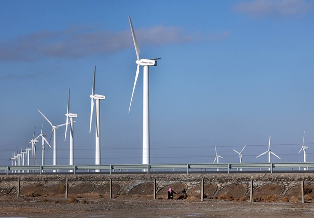 Budowa instalacji wiatrowych w naszym kraju kosztuje 5-7 mln zł za 1 MW zainstalowanej mocy - wynika z raportu o energetyce wiatrowej w Polsce, który powstał przy współpracy Polskiej Agencji Informacji i Inwestycji Zagranicznych.