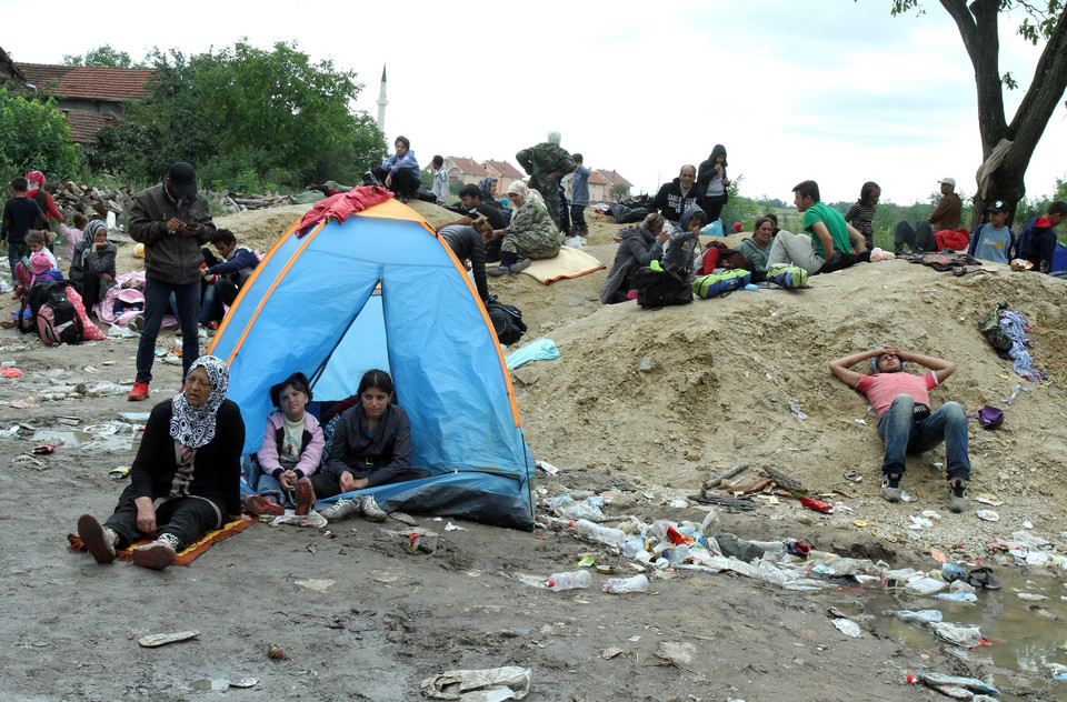 Uchodźcy przybywają do Europy. Zdjęcia z Węgier, Austrii, Serbii