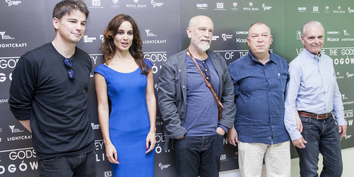 Josh Hartnett, Bérénice Marlohe, John Malkovich, Lech Majewski i Keir Dullea