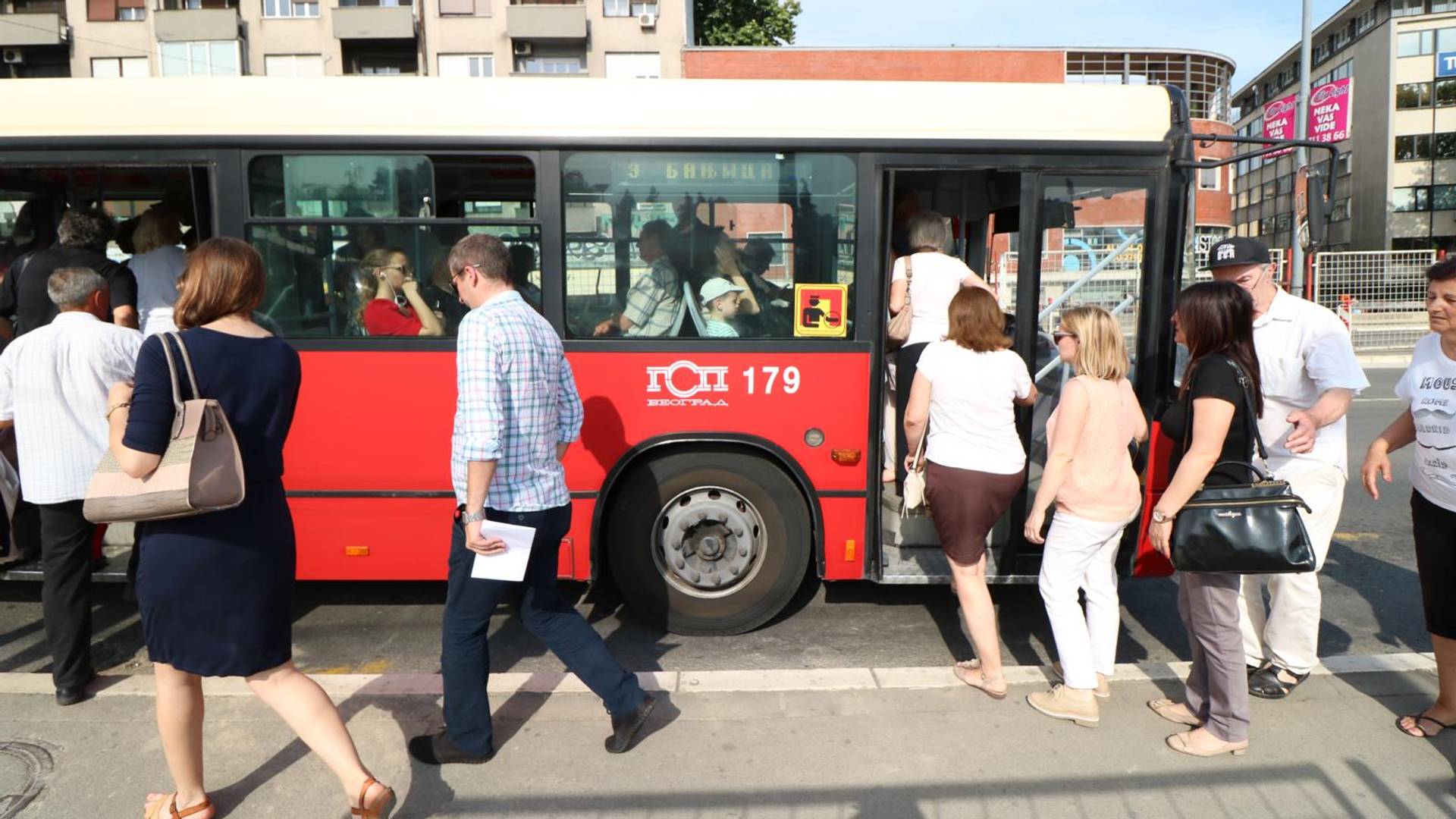 Dekica iz gradskog prevoza je car nad carevima