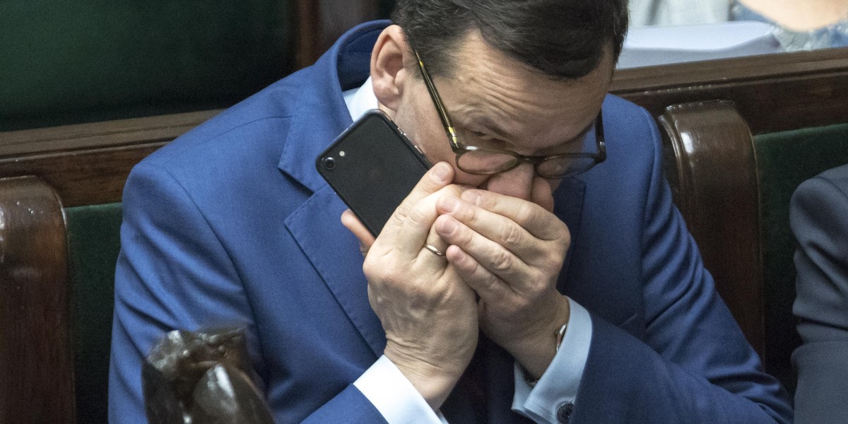 Rząd będzie cię śledził przez telefon? Złowieszcze słowa agenta wywiadu