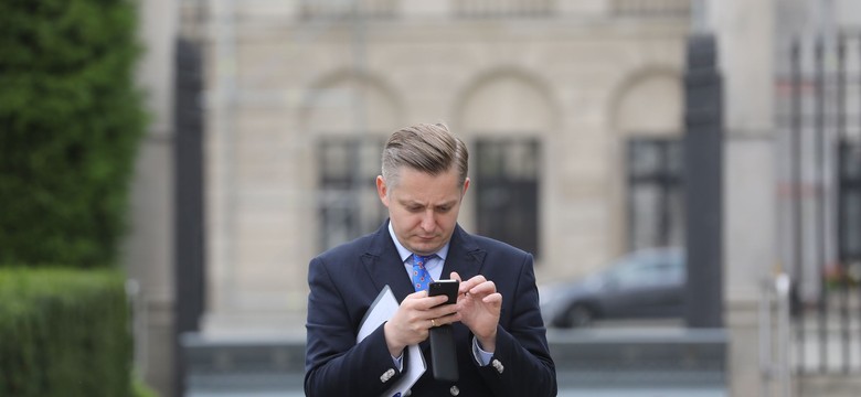 Rzecznik PSL: Jak PiS chce obniżać pensje samorządowcom, to niech obniża. Ale swoim