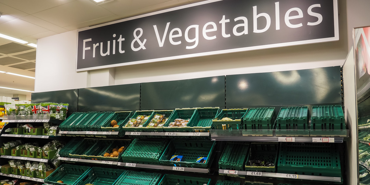 Problem z dostępnością warzyw uderza w sieci sklepów na Wyspach Brytyjskich
