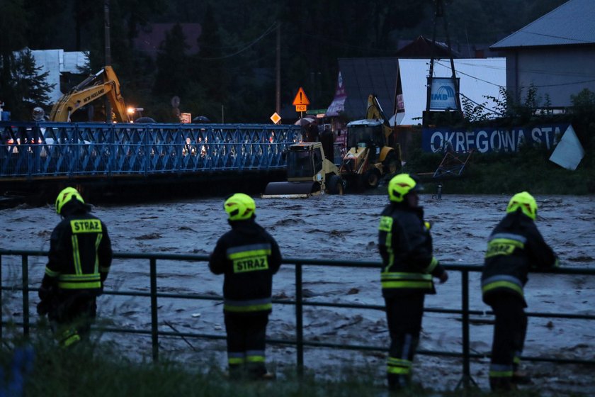 Ulewy na południu Polski. Poziom wód w rzekach przekroczony. Są ostrzeżenia