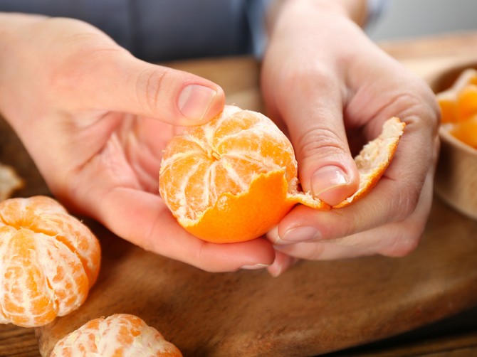 Kora od mandarine rešava čak dva problema u kući